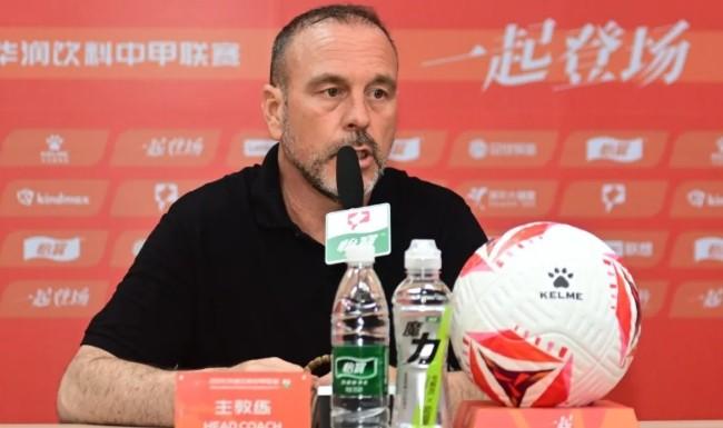 萨尔科：下半场扳平后球员表现低迷，难以迅速找回比赛节奏