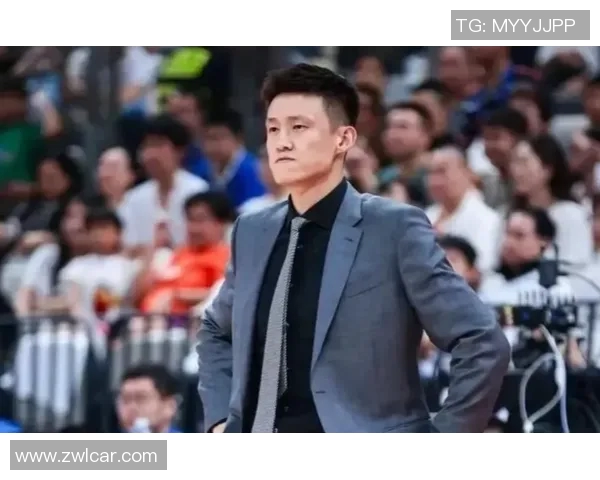 正式换帅，男篮名宿上任，62岁，澳洲，曾执教澳洲男篮，周鹏期待